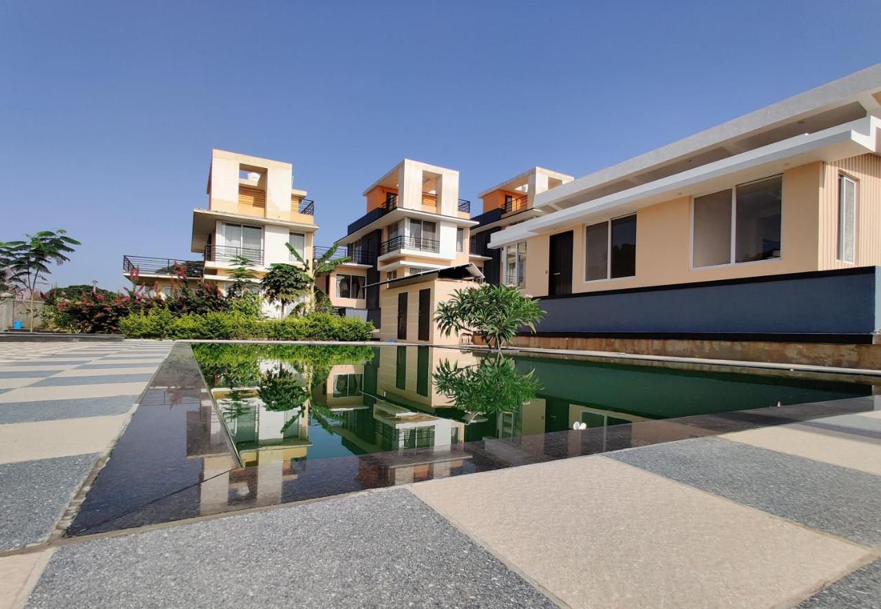 Royal Meadows - Igatpuri Bungalow B エクステリア 写真