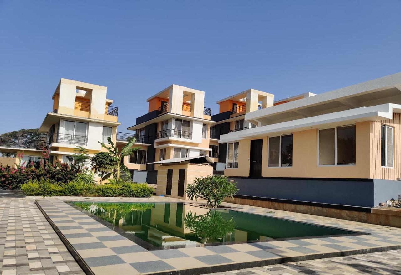 Royal Meadows - Igatpuri Bungalow B エクステリア 写真