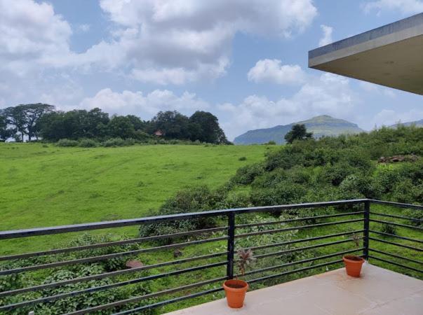 Royal Meadows - Igatpuri Bungalow B エクステリア 写真