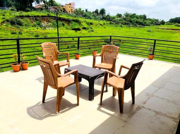 Royal Meadows - Igatpuri Bungalow B エクステリア 写真