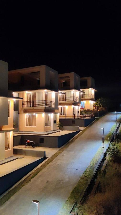 Royal Meadows - Igatpuri Bungalow B エクステリア 写真