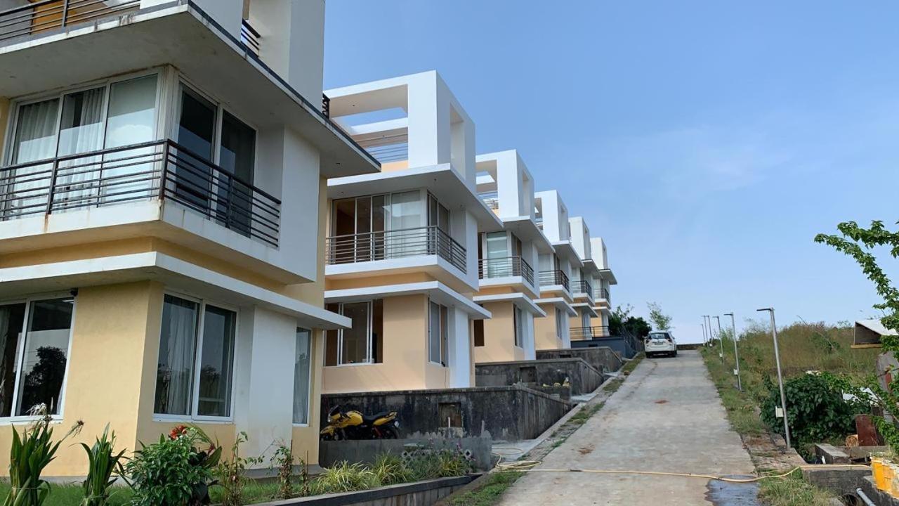 Royal Meadows - Igatpuri Bungalow B エクステリア 写真